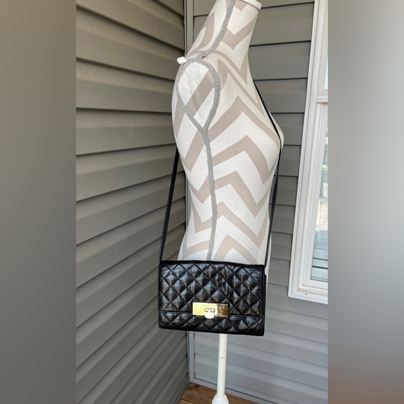 Michael Kors Leather Susannah Lock Clutch Crossbody Black - Picture 1 of 14